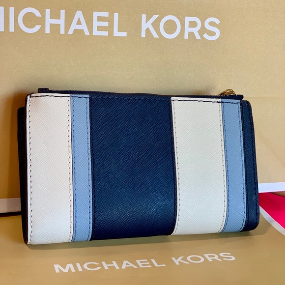Michael Kors Large Karla Navy Leather Wallet - Picture 3 of 8